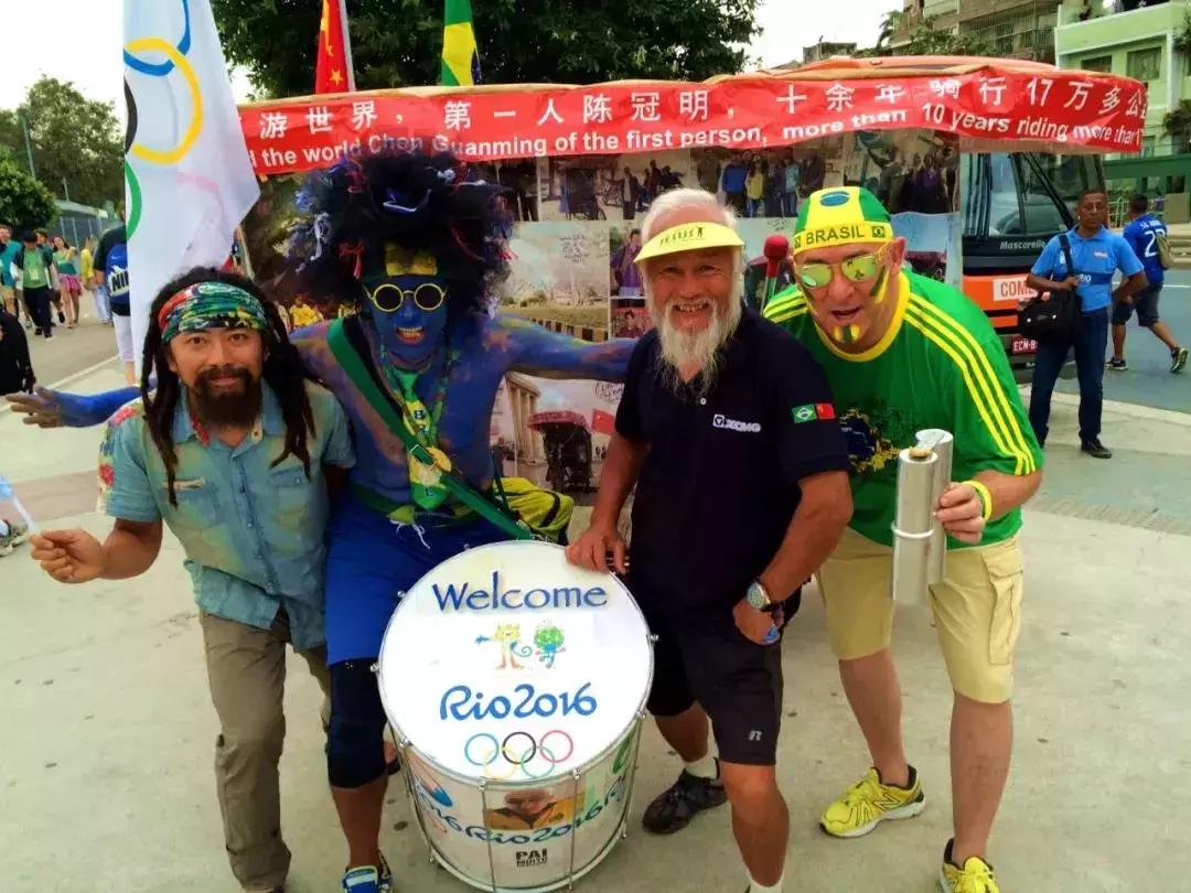 他7年骑行44个国家多次死里逃生,他7年环游中国18万公里绕赤道4圈