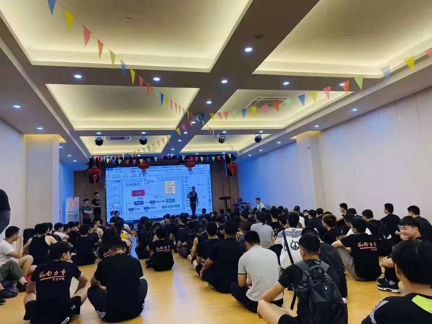 怎样可以成为健身教练,怎样可以成为一个健身教练