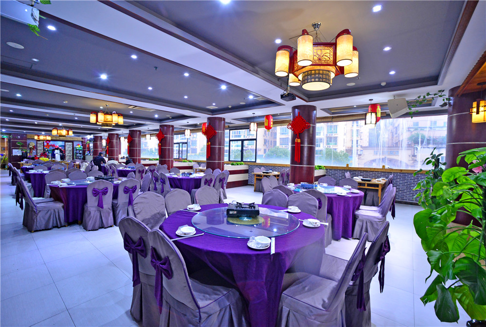 桂林藏在山洞里的油茶店,桂林开在半山腰的油茶店