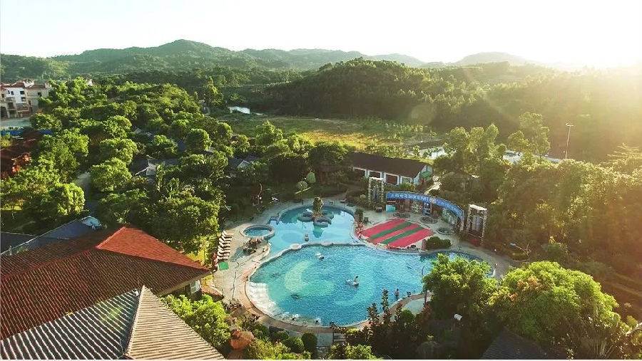 揭阳普宁盘龙湾温泉,普宁盘龙湾温泉度假村山泉水乐园