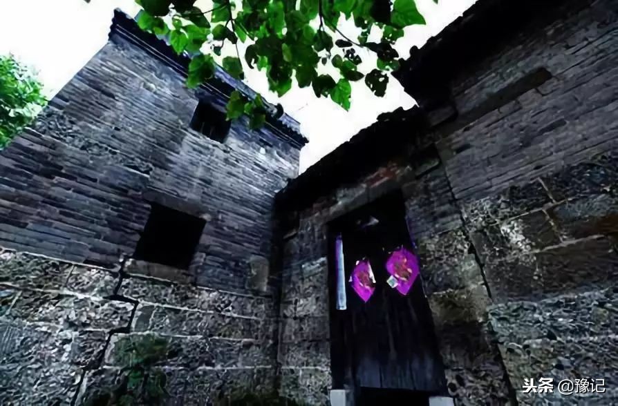 光棍刘军与侄女儿私奔之后,重男轻女的房村怎么样了?