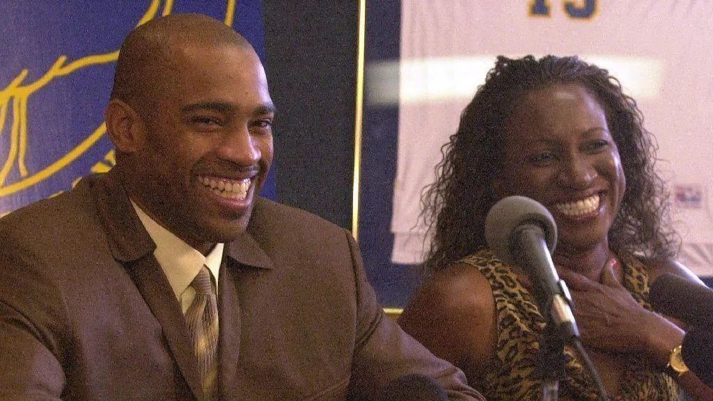 第22个赛季致敬文斯卡特,20122013赛季的文斯卡特表现怎么样