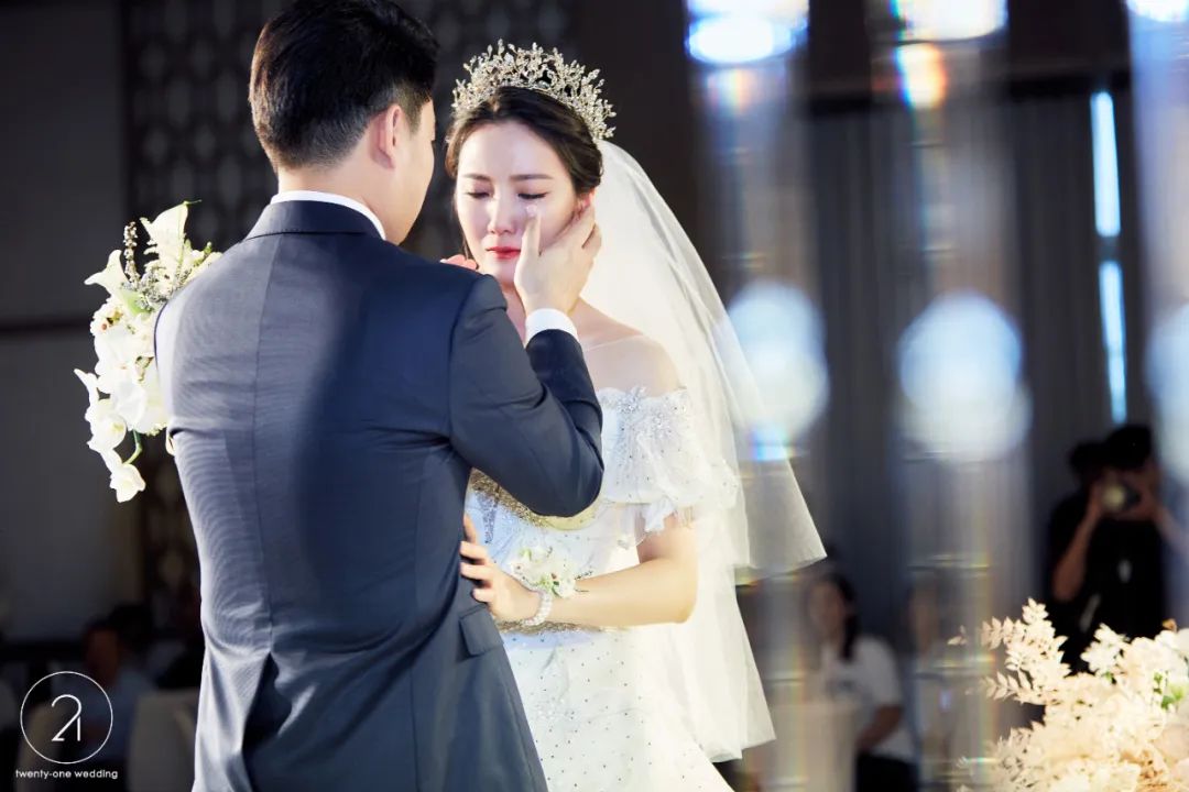 一场花漾甜心香水的婚礼，简约风也能很甜美