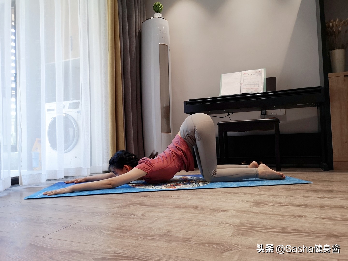 练好下犬式，释放压力，消除背部疼痛