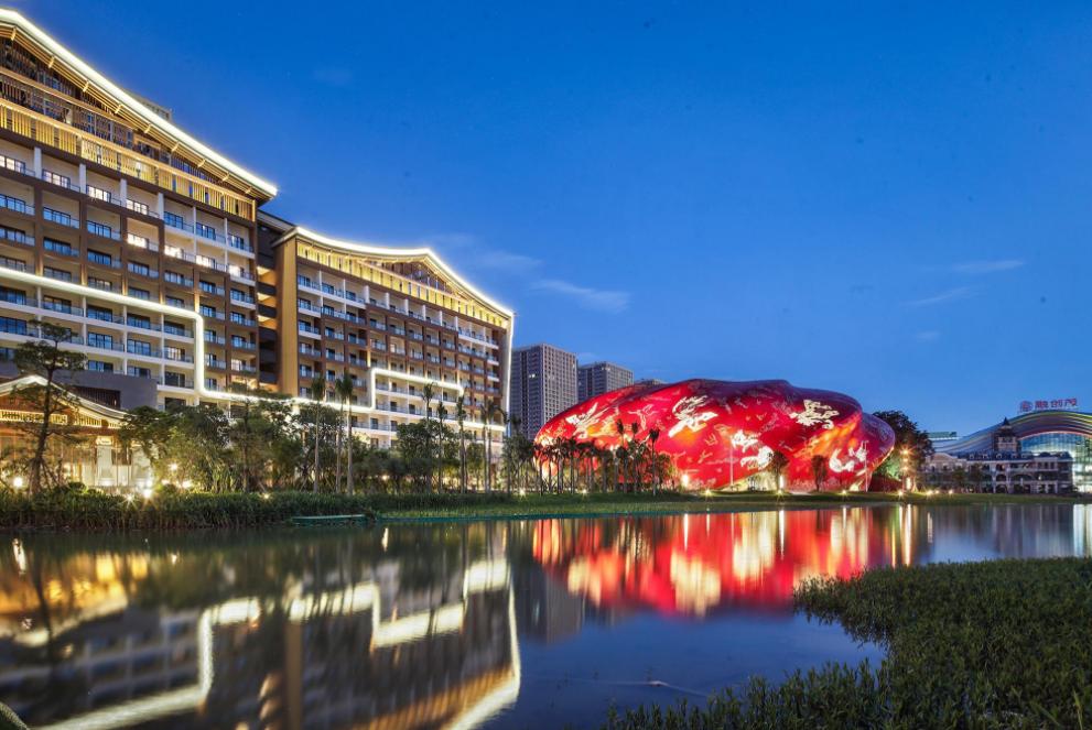 比恒大莲花球场更“辣眼睛”，广州出现“大花棉被”建筑惨不忍睹