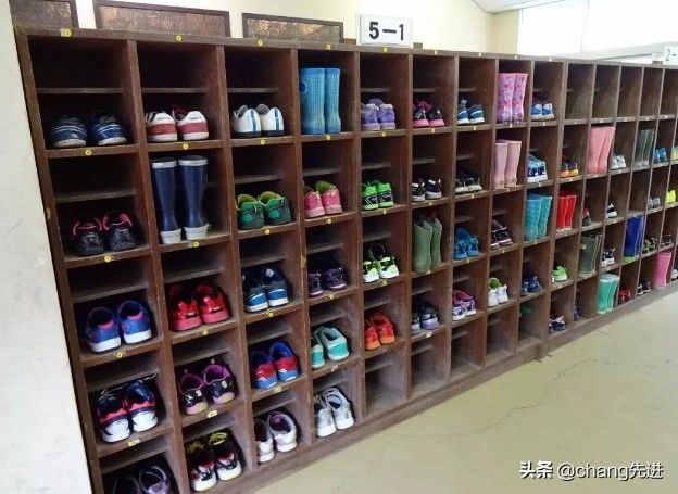 日本的奇特的“脱鞋文化”,让脚气患者很纠结,这鞋脱还是不脱?