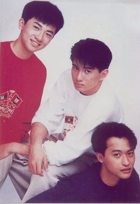 周传雄被谁淘汰,周传雄状况