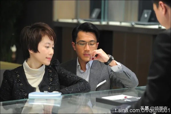 时隔九年重温《千山暮雪》莫绍谦依然是荧幕上最有魅力的“*兽禽**”