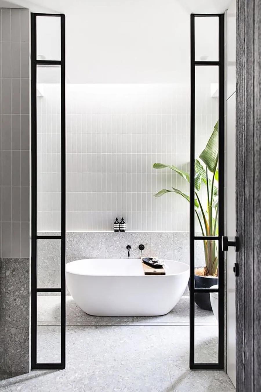 4平米卫生间瓷砖600*1200直贴效果,卫生间400*800深灰色瓷砖腰线效果