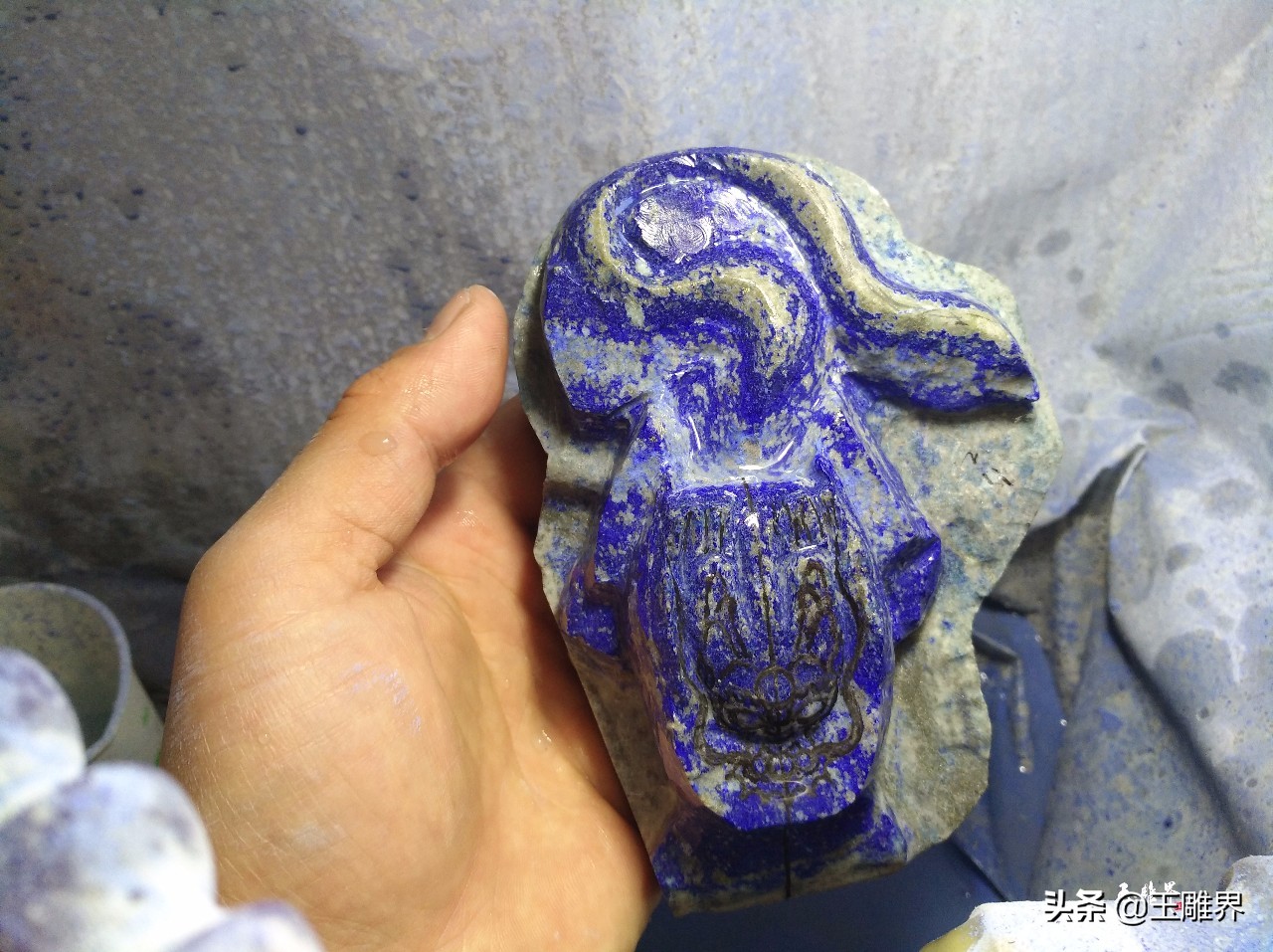 巧雕细琢玉雕,玉雕师