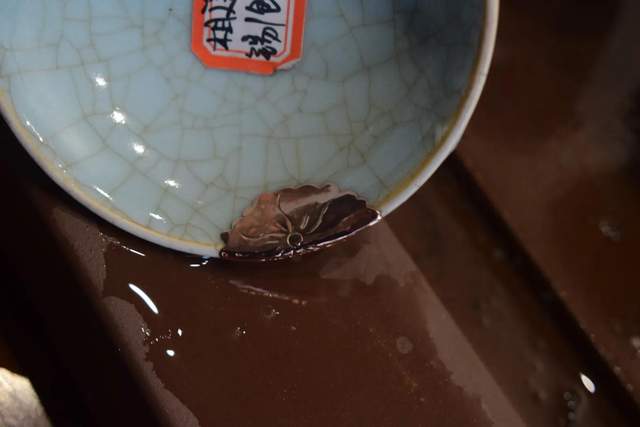 打碎陶瓷怎么办,打碎瓷器怎么处理