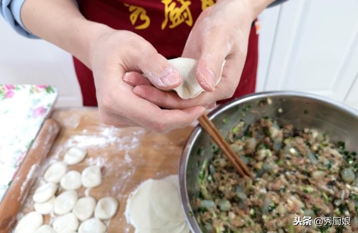 三鲜饺子馅怎么调鲜嫩多汁,三鲜馅饺子怎么调馅多汁