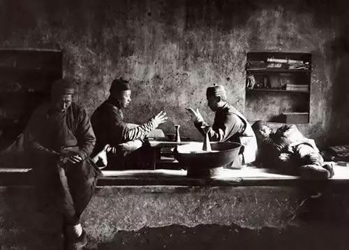 有多风光就有多凄惨：丧钟里的八旗子弟