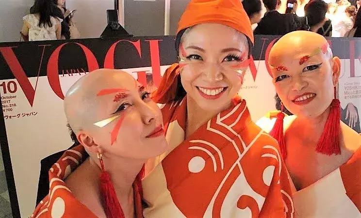 日本美女拔头发,日本美女服装秀