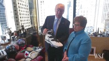 奥巴马的神鞋,特朗普收藏哈雷摩托车