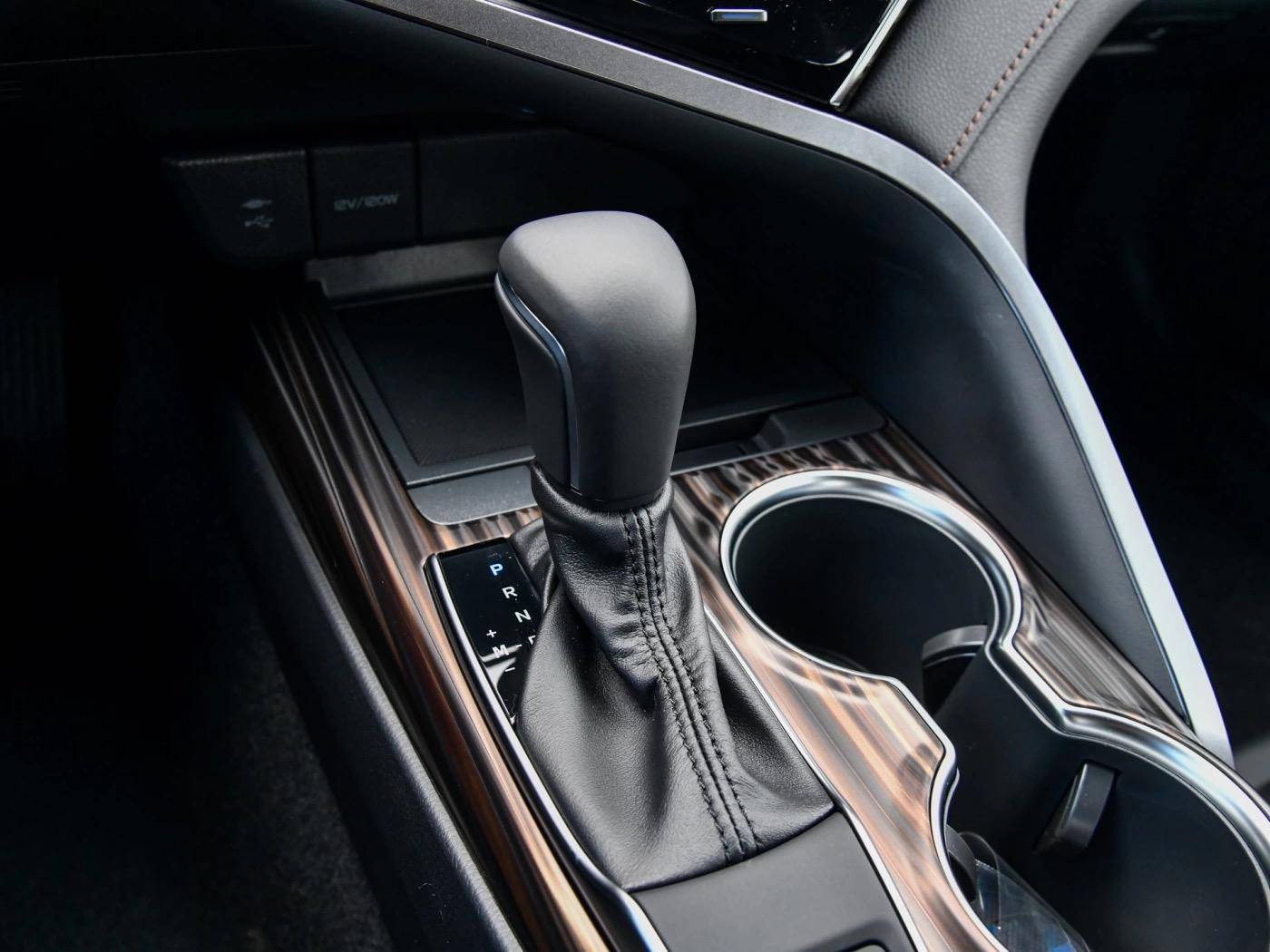 动力舒适度不错的自然吸气车,2024凯美瑞新款2.0豪华驾驶感受