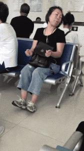 新娘开心的搞笑视频,搞笑gif开心一刻女司机上车