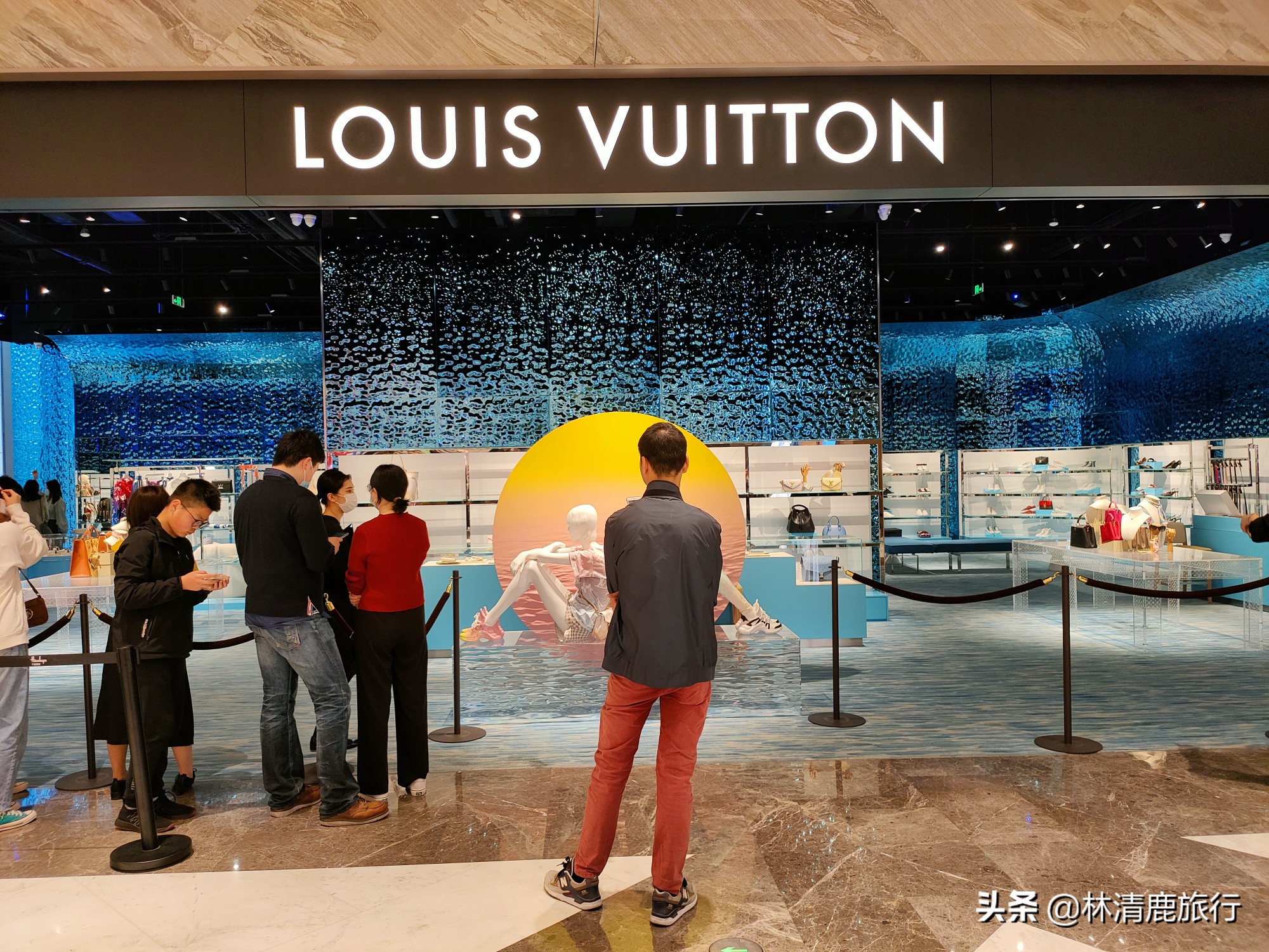 宁波比较高档的商场,宁波的大型购物商场叫什么名字