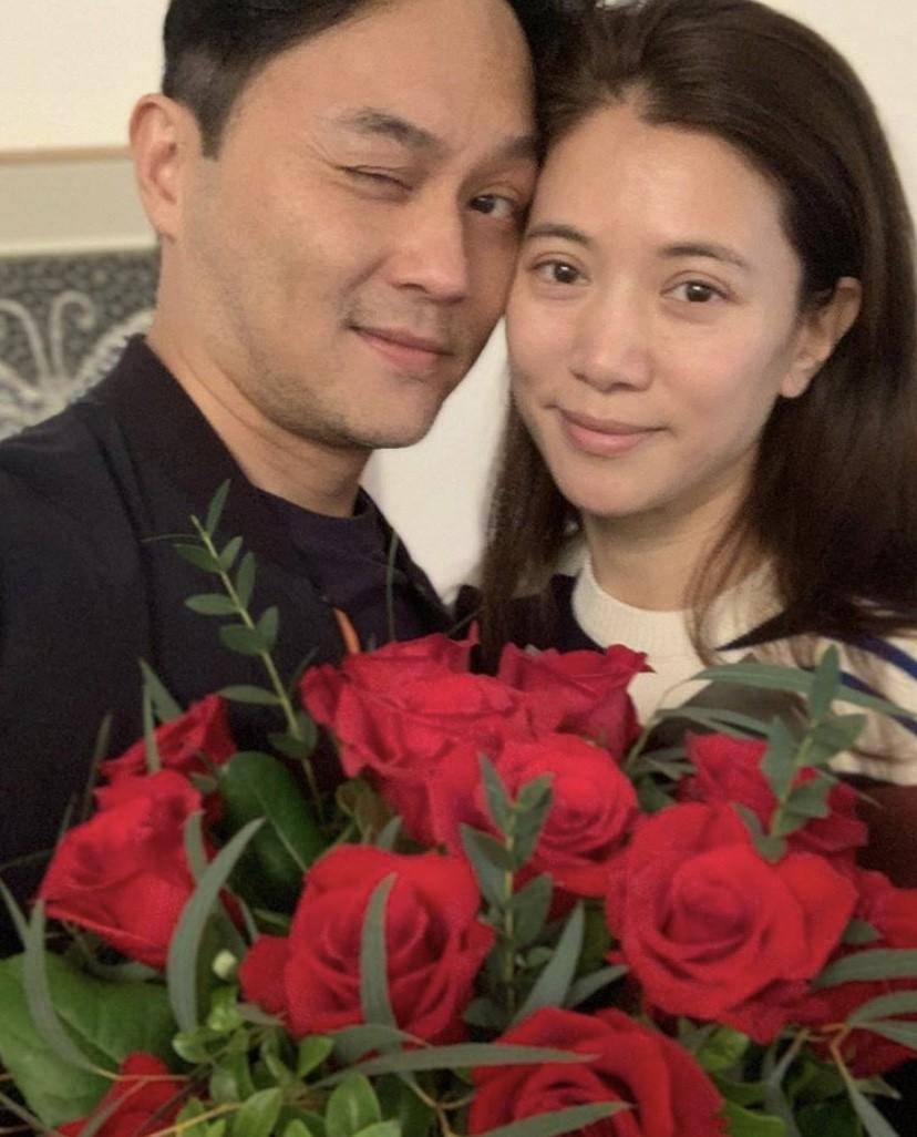 袁咏仪短发上张智霖演唱会,袁咏仪劳力士迪通拿