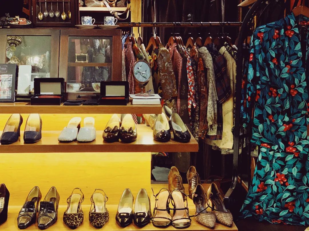 成都最全中古地图/当代年轻人正在沉迷这些“上了点年纪”的东西