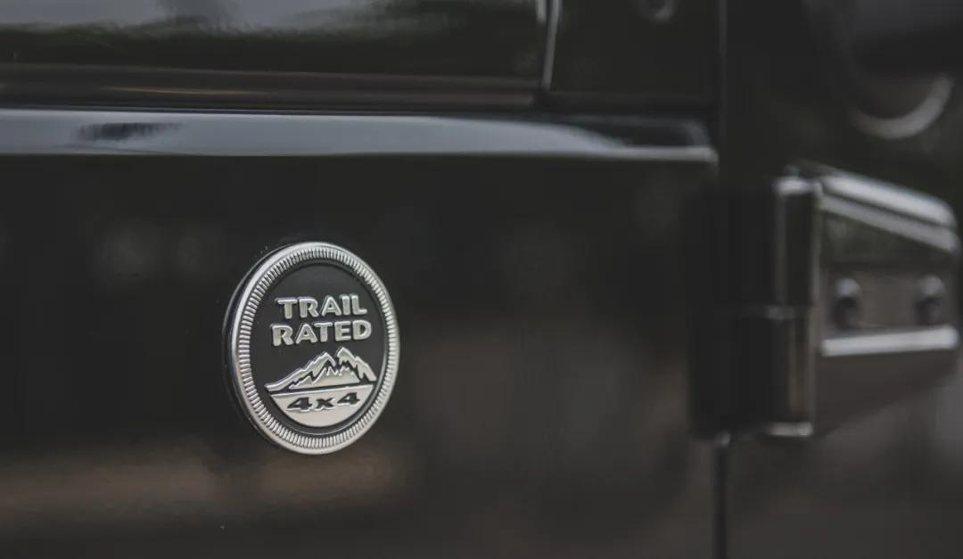 在城中开牧马人代步的人？我敬你是条汉子！