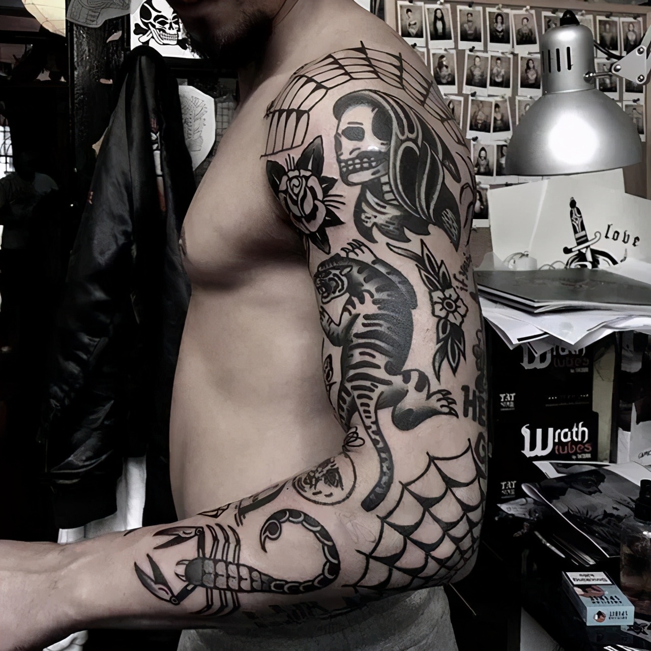 蒸汽朋克纹身和哥特纹身,又纹身又穿鼻环