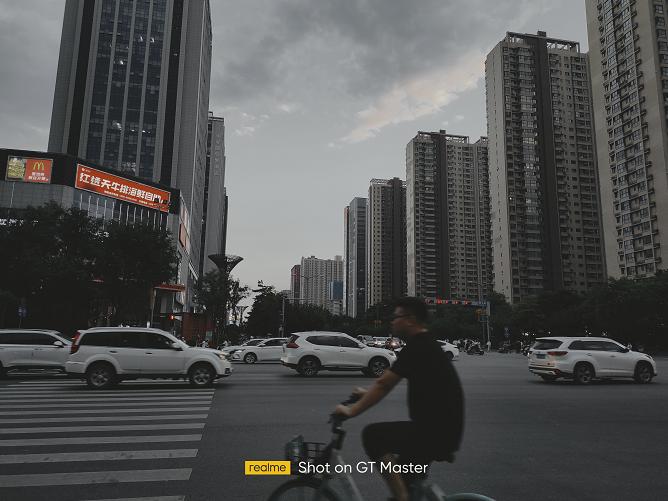 realme真我手机gt2大师版开箱,realme真我gt大师版拍照测评