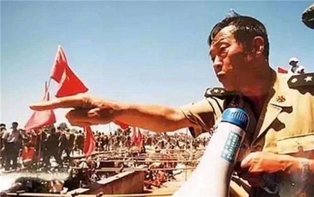 董万瑞98解放军抗洪催泪宣传片,九江抗洪抢险总指挥董万瑞事迹