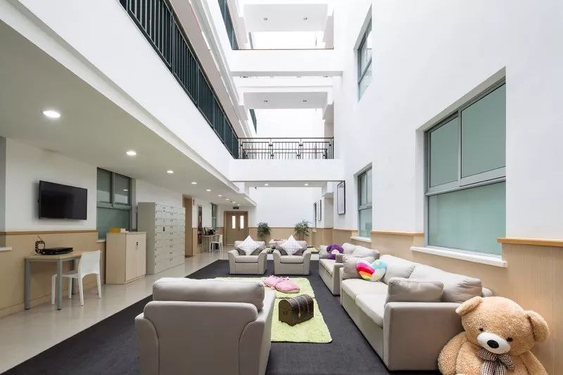 上海民办包玉刚实验学校官网,民办大学包玉刚