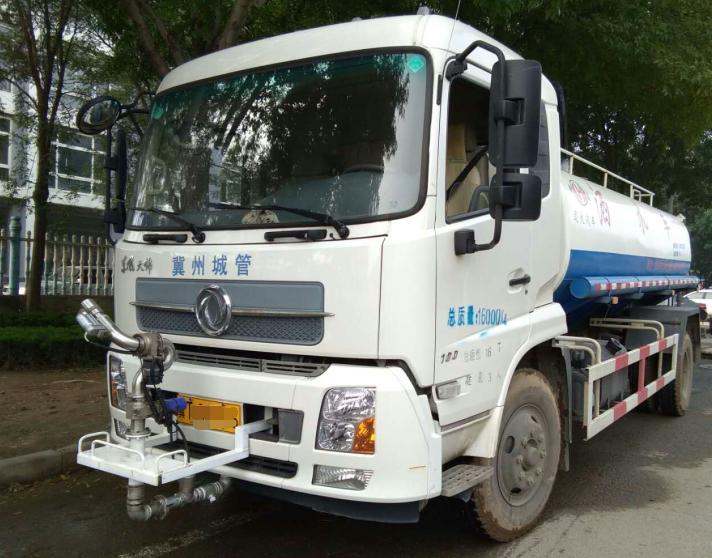 洒水车水罐有点漏水用什么胶,洒水车水罐漏水怎么修复