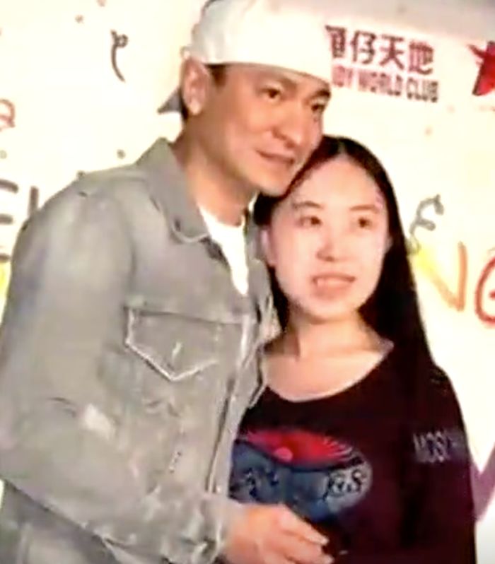 父亲跳海自杀后，那个狂追刘德华的姑娘，用12年忏悔