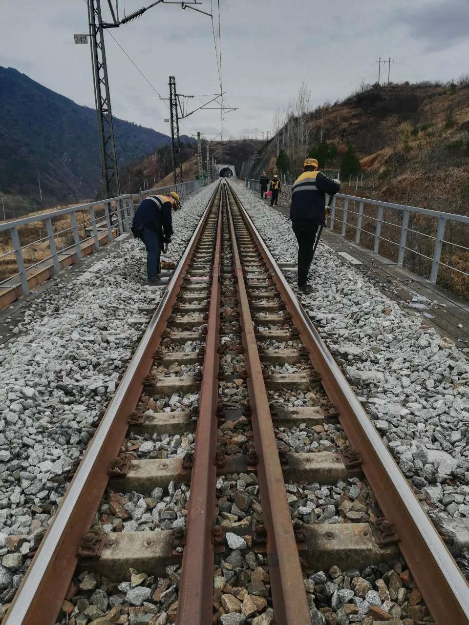 工务段每天能回家的活,工务段一日工作