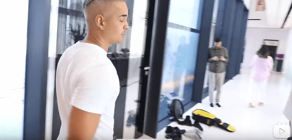 迪拜小哥豪宅,迪拜土豪哥卖劳斯莱斯