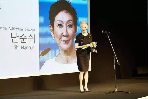 徐克施南生原配视频,徐克和前妻施南生的合照