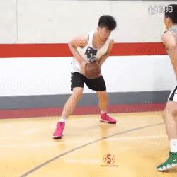 和詹韦2.0做队友，这个身高2米20的中国U16小巨人了解下！