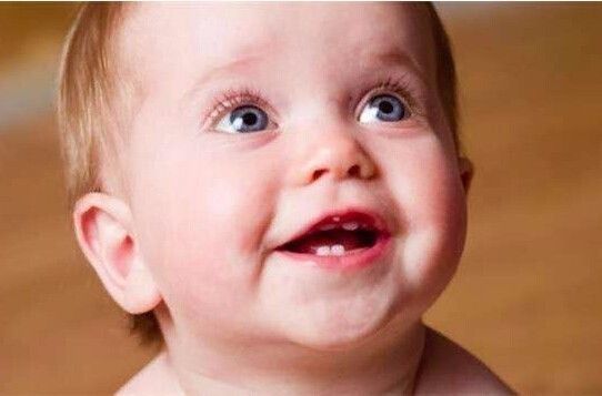小宝宝出牙晚是怎么回事,宝宝出牙闹怎么安抚