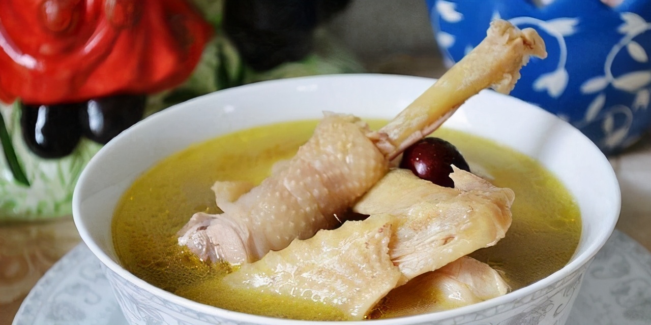 鸡肉炖大骨又烂又香,鸡肉炖熟了再做干锅鸡