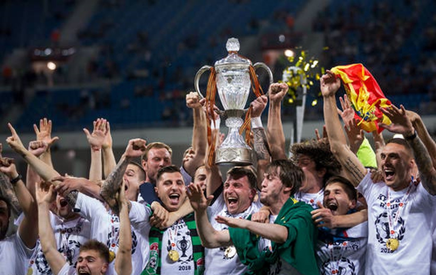 苏宁*亲近**?这支拿完俄罗斯杯就解散的球队经历了哪些荒唐事?