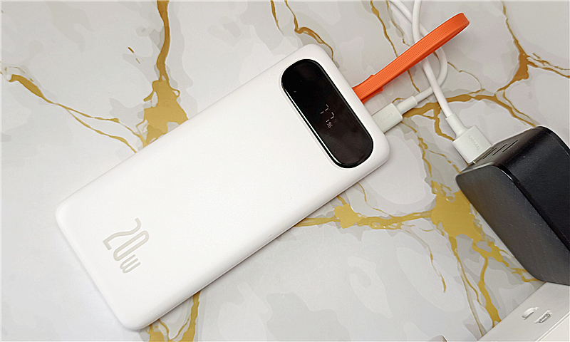 倍思无线快充电源评测,倍思布洛克带线数显快充移动电源