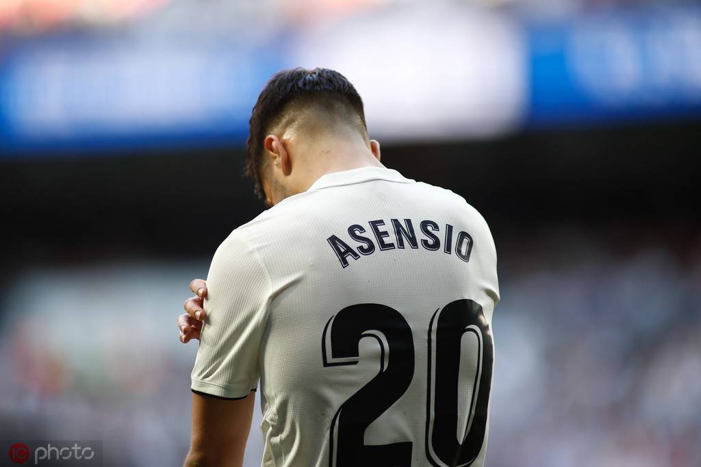 十字韧带被撕裂的足球运动员合集,足球十字韧带撕裂球员