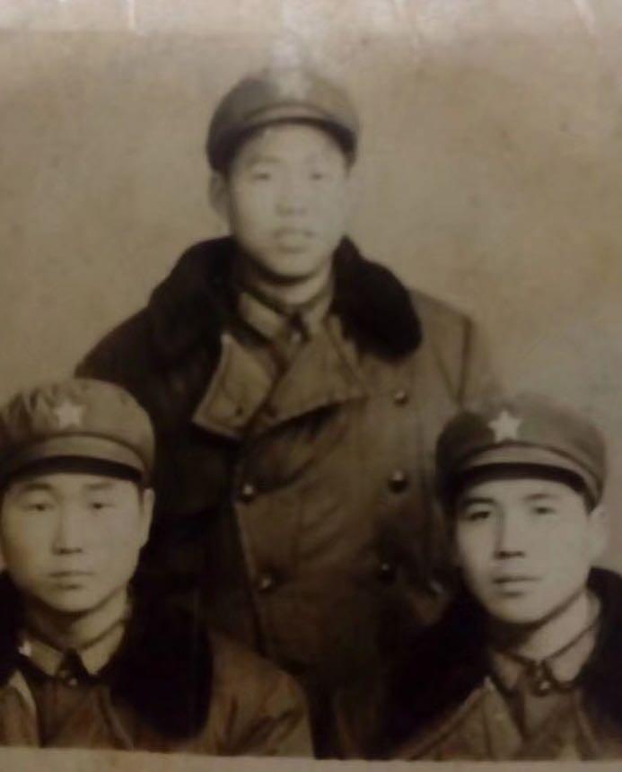 一九六师一零六医院的上空，永远飘扬着战友兄弟情