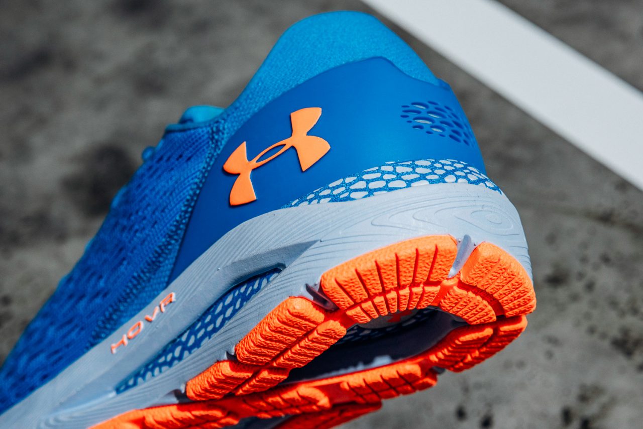 安德玛跑鞋hovr迷彩色,安德玛hover3跑鞋