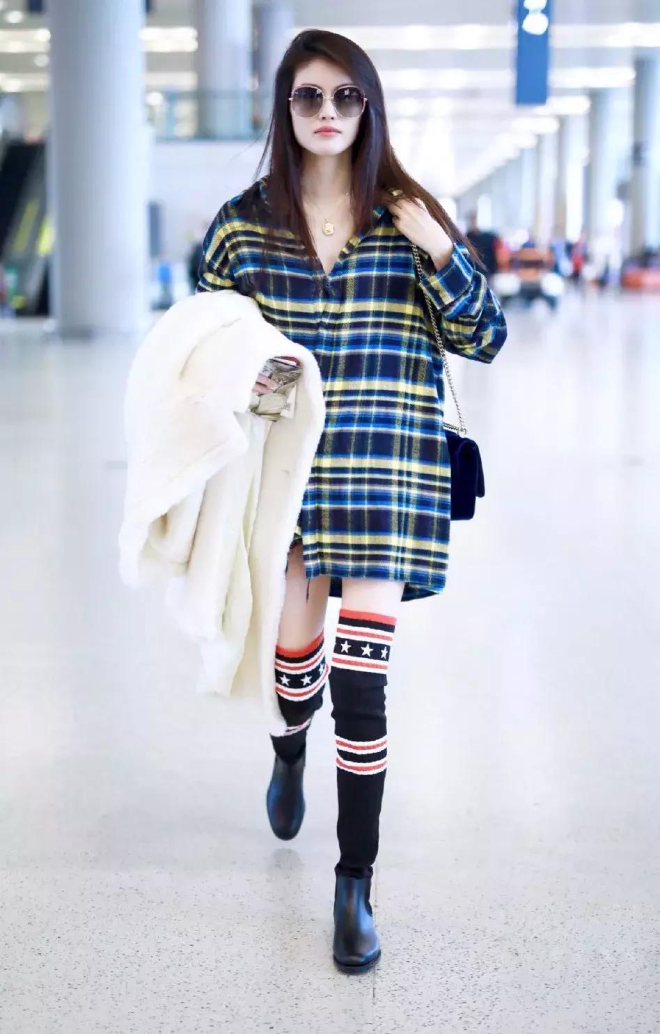 刘雯格纹,刘雯穿格纹衫好看吗