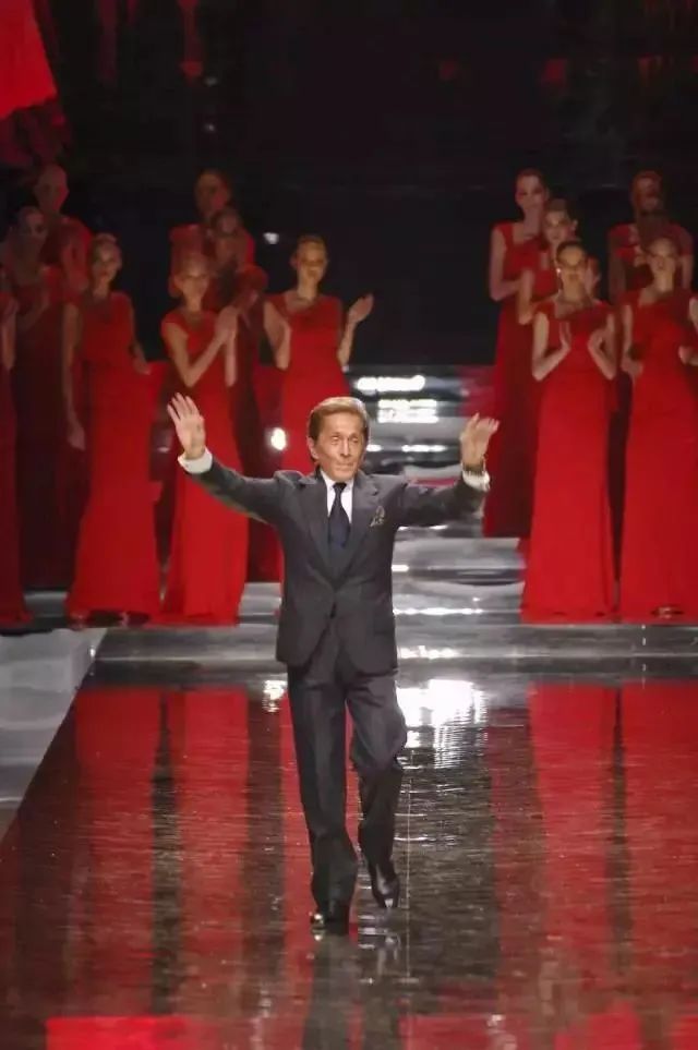 服装设计师助理需要哪些条件,服装设计师助理一般都干嘛