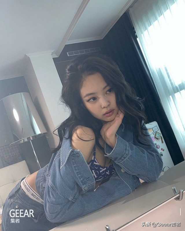 jennie穿ck杂志图片,jennie证件照100张