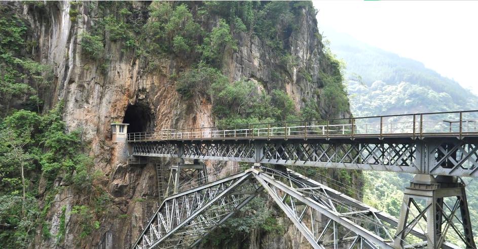 百年铁路桥,百年铁桥雄伟壮观