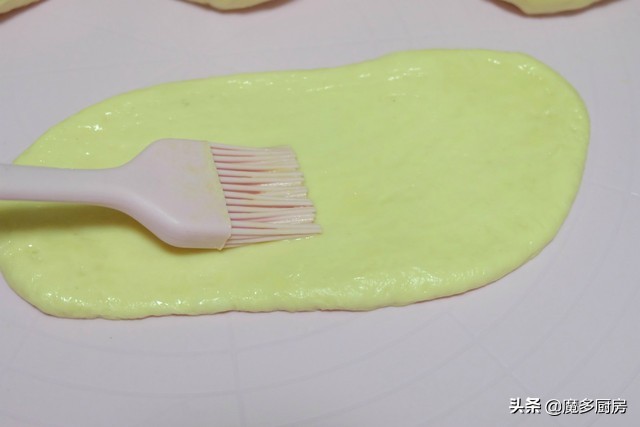 不加黄油炼乳葡萄干面包,蛋挞加淡奶油和炼乳葡萄干做法