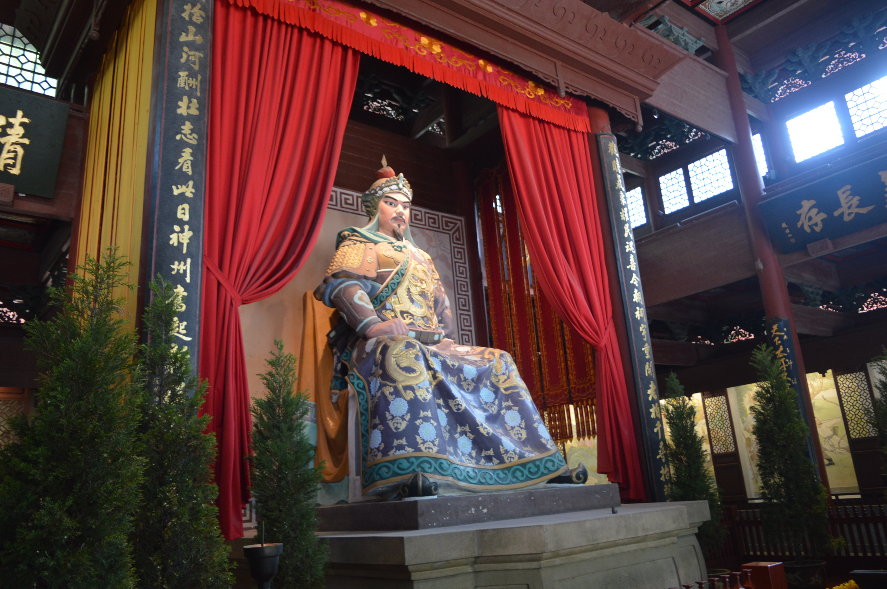 岳飞为什么受伤后不哭泣,岳飞违反军规被谁救