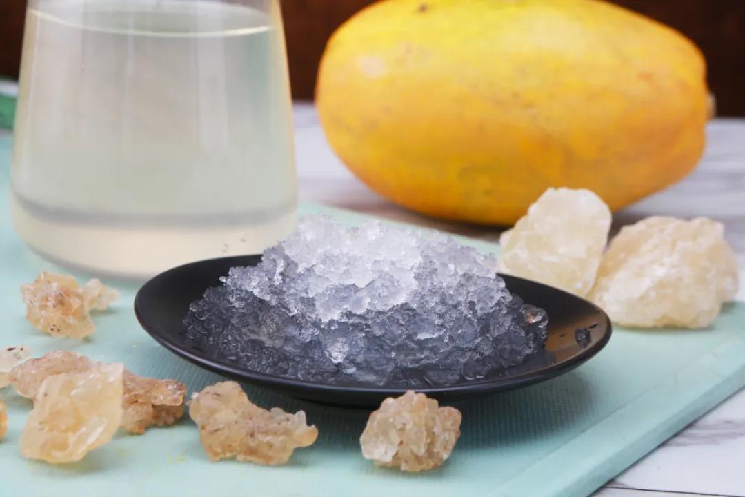 炎炎夏日不如做份甜品消消暑吧,夏日消暑甜品美味的红糖冰粉