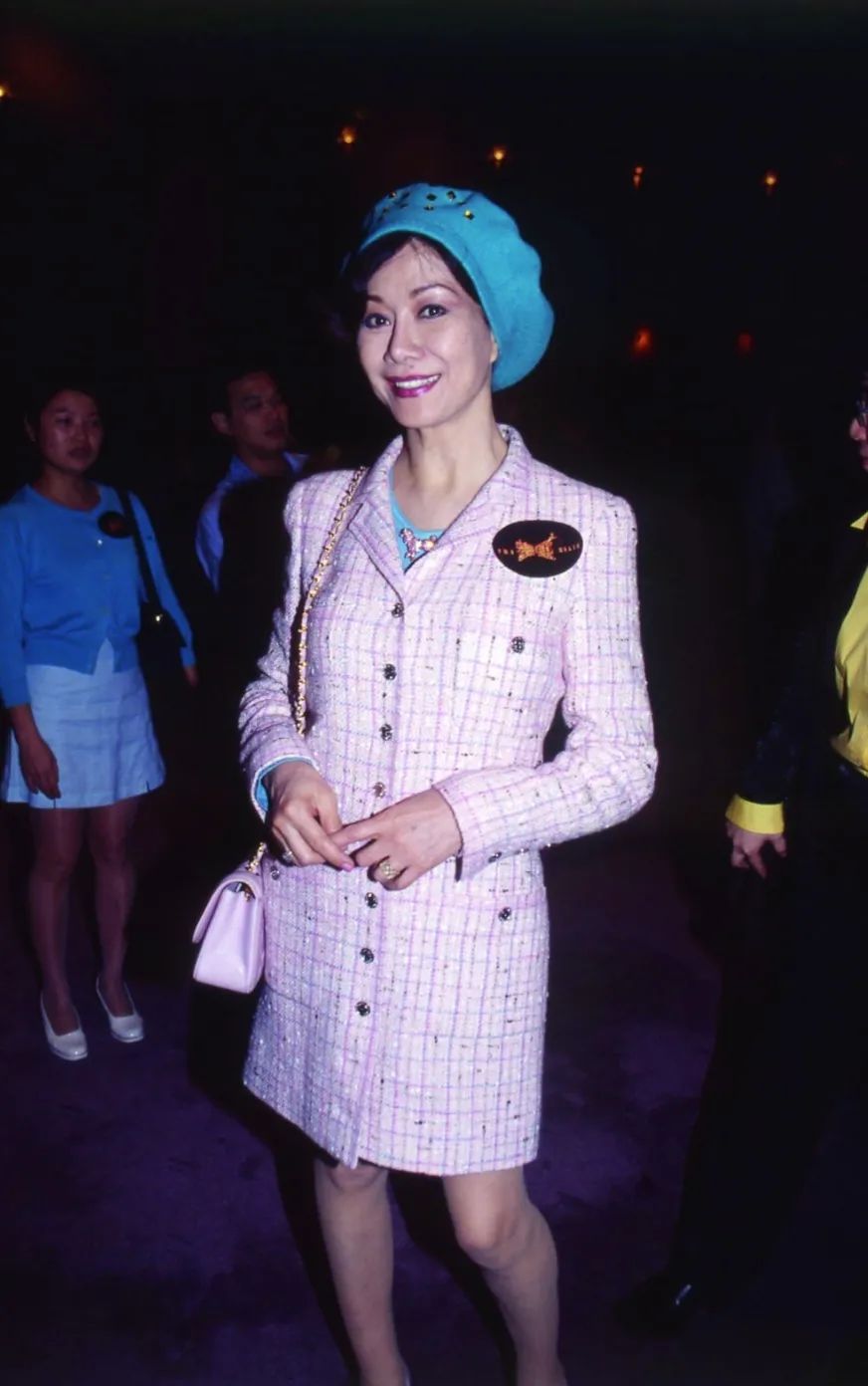 穿三百万皮草的香江富贵花,前半生让人羡慕,后半生却惨遭唾骂?